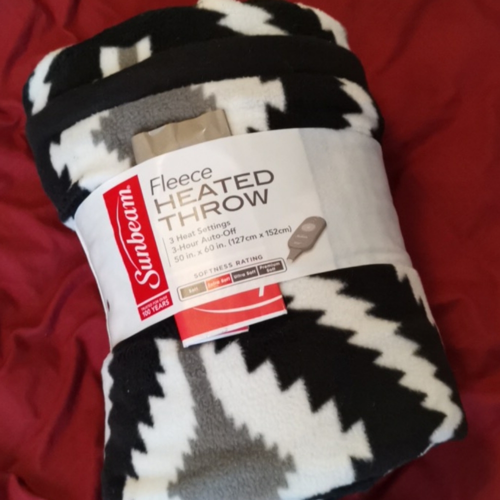 NWT Sunbeam fleece heated throw